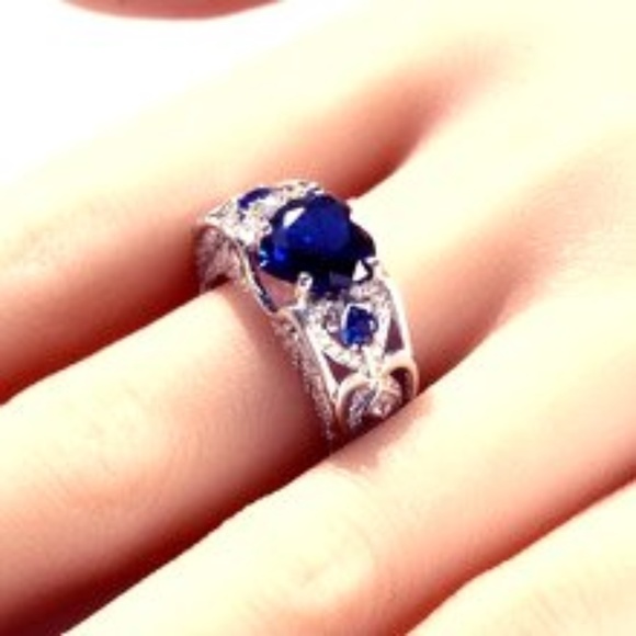 Exquisite Blue Heart Ring CZ Size 6 Brand‎ New - Picture 1 of 7
